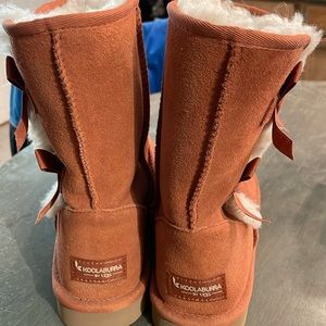 UGG kookaburra boots for sale size 8 never worn!